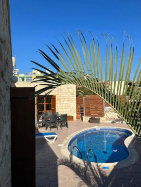 Fontana Traditional House